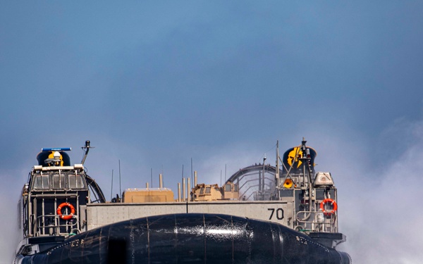 USS New York takes part in LCAC Operations.