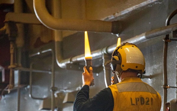 USS New York takes part in LCAC Operations.