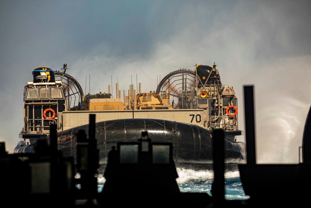 USS New York takes part in LCAC Operations.