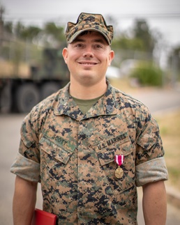 I MIG Marine Receives Meritorious Service Medal