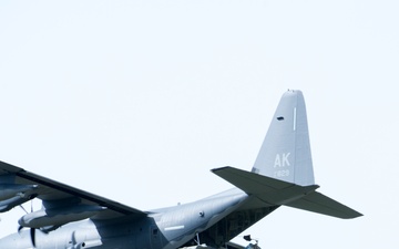 TACP Airmen fly through airborne training