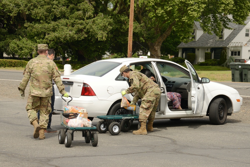 Washington National Guard members support food bank missions