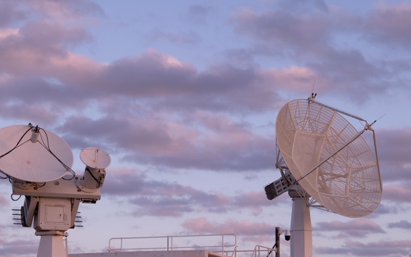 Learmonth Solar Observatory: 2WS, Det. 1 Airmen Look Up from Down Under