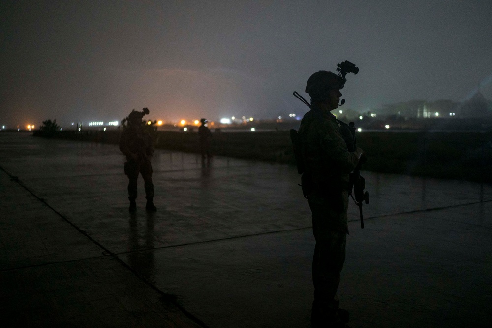 75th EAS resupplies U.S. forces in Somalia