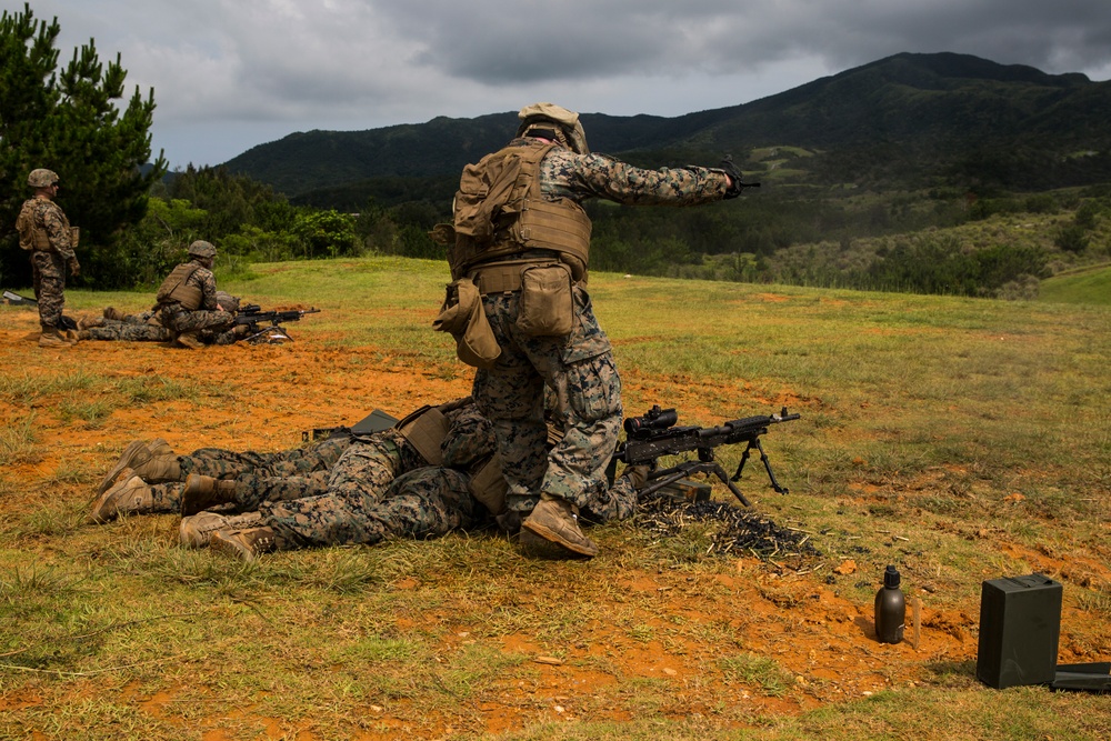 III MEF Marines work on combat proficiency with the M240B medium machine gun
