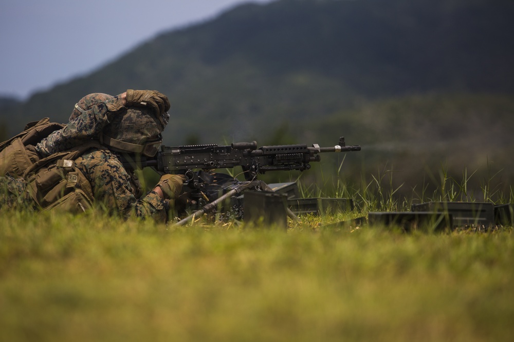 III MEF Marines work on combat proficiency with the M240B medium machine gun