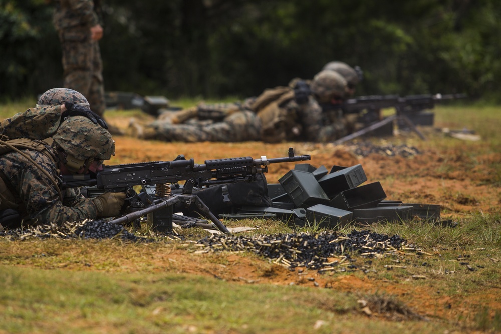 III MEF Marines work on combat proficiency with the M240B medium machine gun