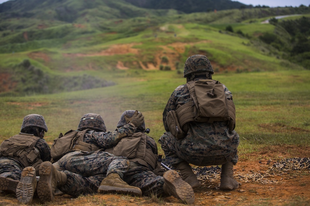 III MEF Marines work on combat proficiency with the M240B medium machine gun