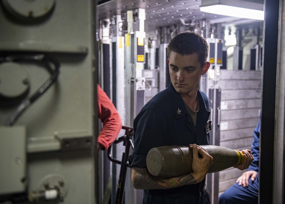 USS Mustin Conducts Naval Surface Fire Support Exercise