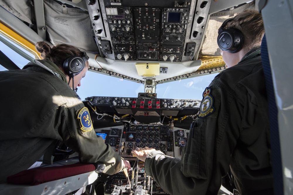 351st ARS female flyers conduct B-2 aerial refueling