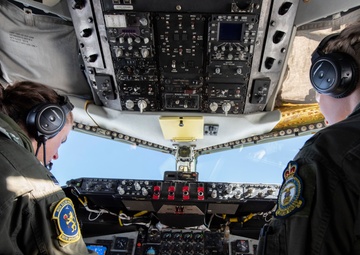351st ARS female flyers conduct B-2 aerial refueling