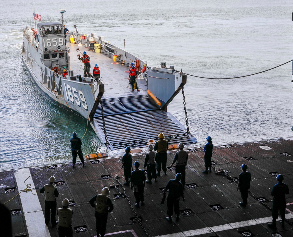 USS WASP (LHD 1) OPERATIONS AT SEA