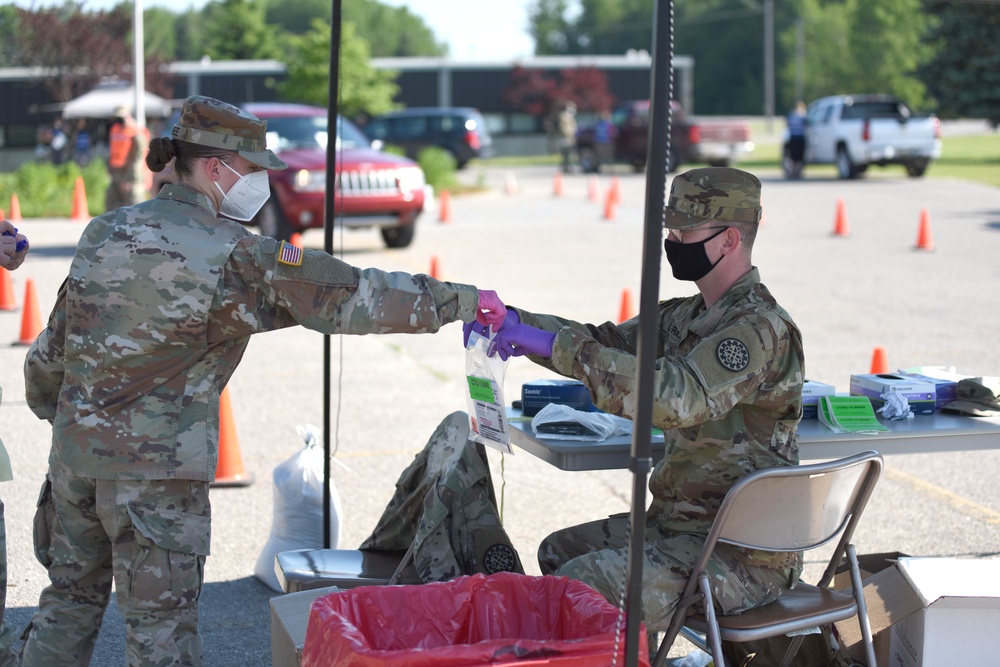 Michigan Guard; DHD4 serve Alpena residents at COVID drive-thru testing site