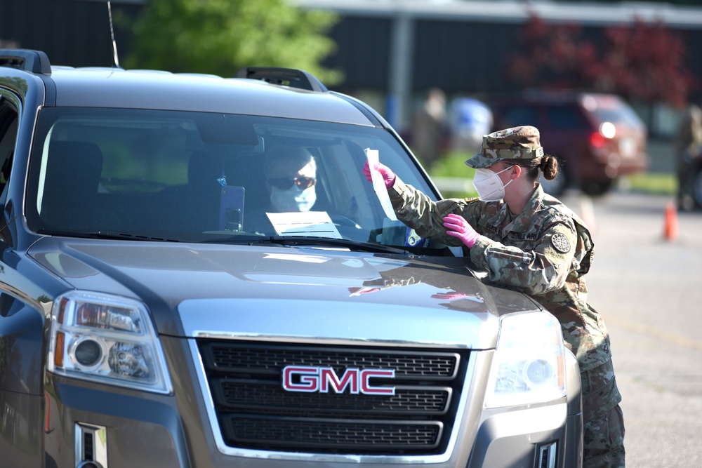 Michigan Guard; DHD4 serve Alpena residents at COVID drive-thru testing site