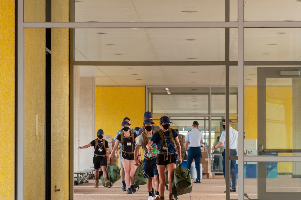 Appointees arrive at USAFA for I-Day