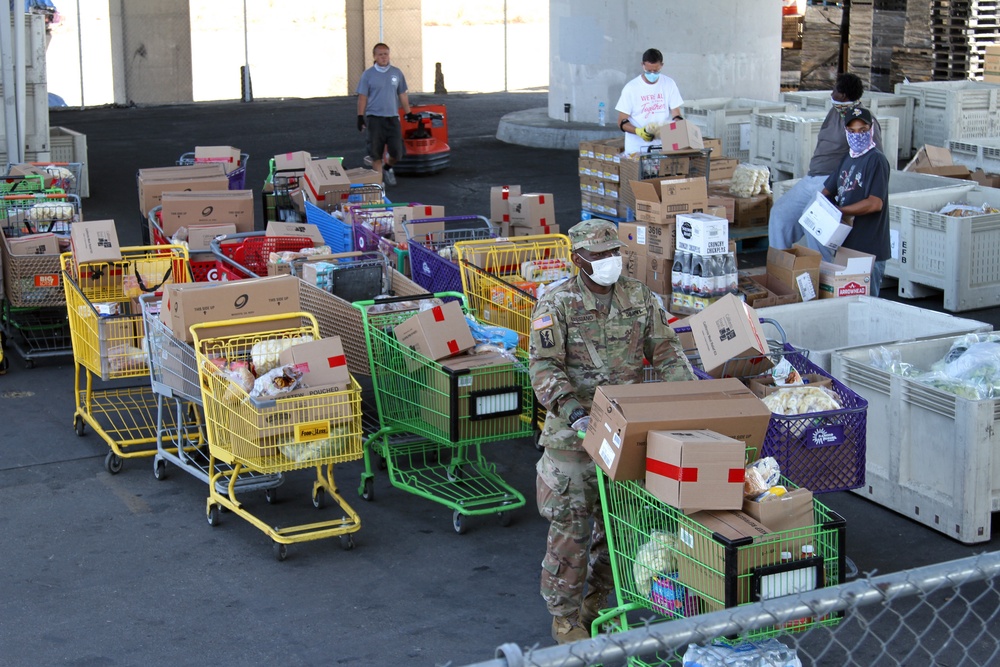Cal Guard supports Stockton food bank