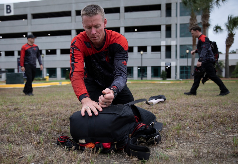 The Black Daggers descend onto Savannah to thank local medical workers.