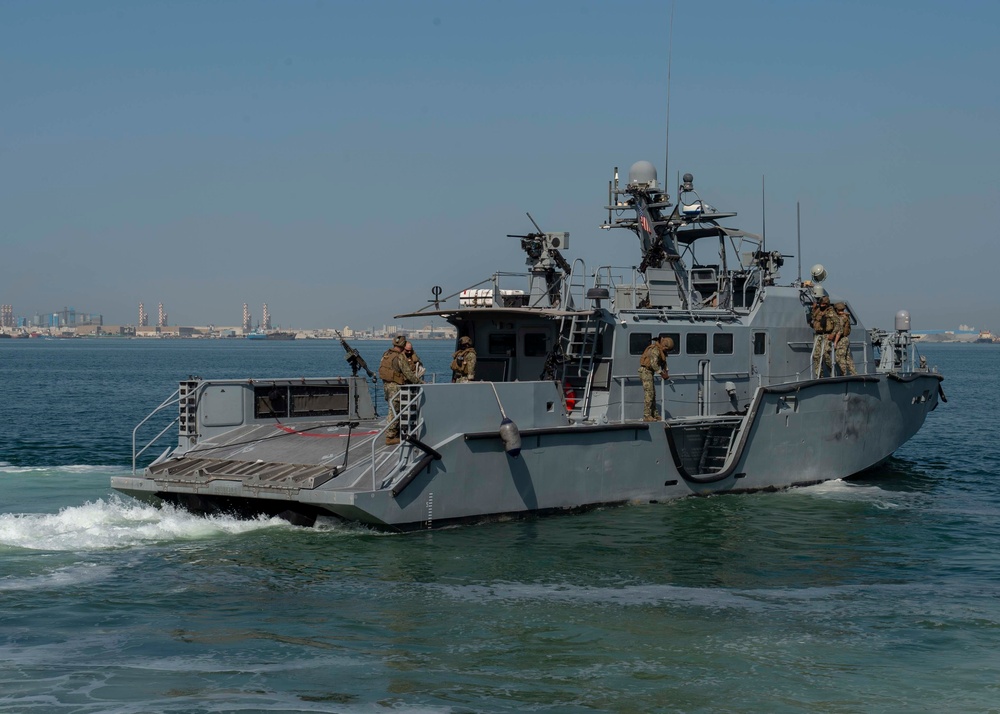 CTF 56 Conducts a Joint Patrol with the Bahraini coast guard in 5th Fleet