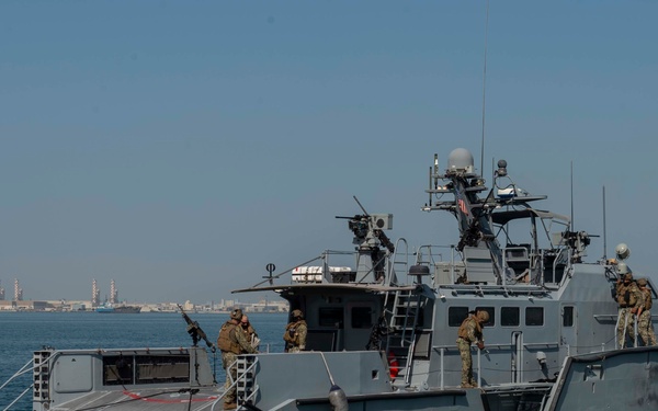 CTF 56 Conducts a Joint Patrol with the Bahraini coast guard in 5th Fleet