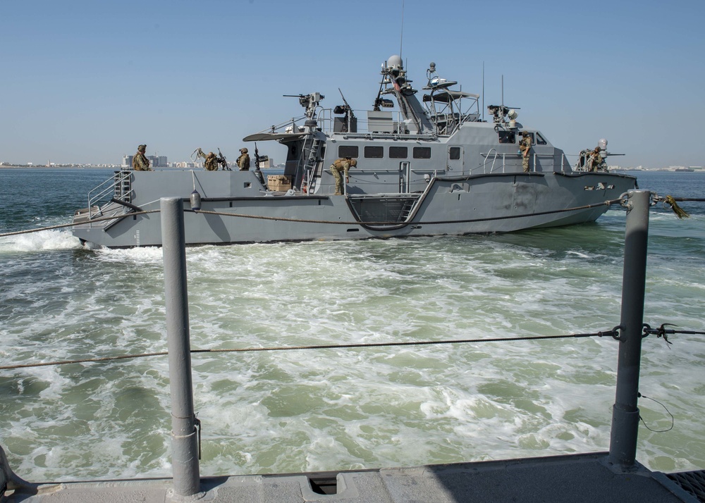 CTF 56 Conducts a Joint Patrol with the Bahraini coast guard in 5th Fleet