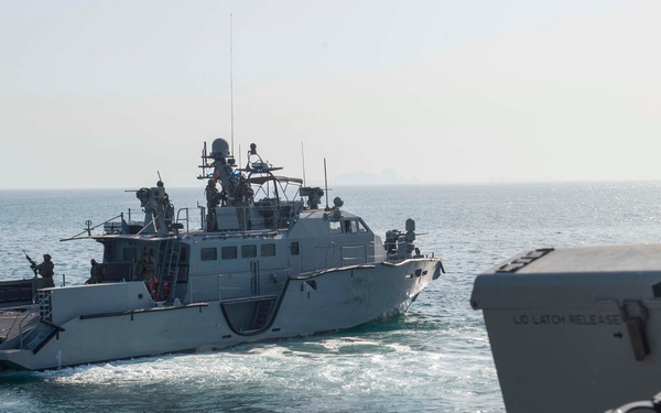 CTF 56 Conducts a Joint Patrol with the Bahraini coast guard in 5th Fleet