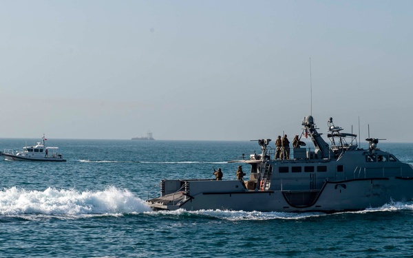 CTF 56 Conducts a Joint Patrol with the Bahraini coast guard in 5th Fleet
