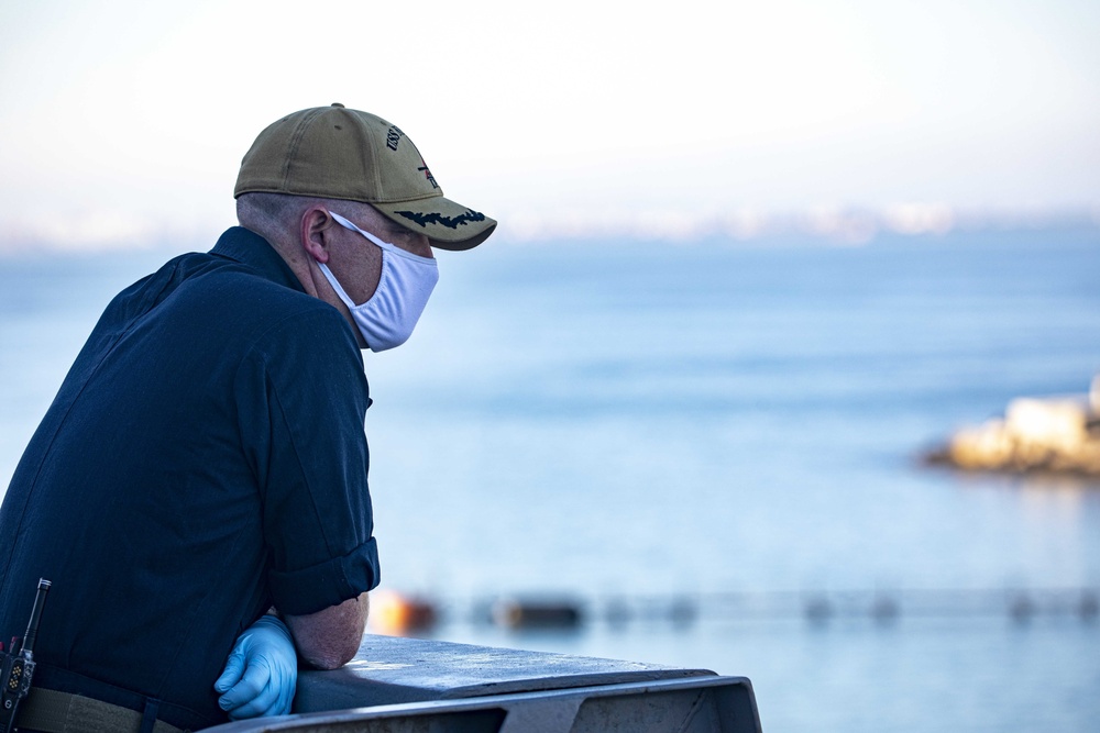 USS New York pulls into Rota, Spain