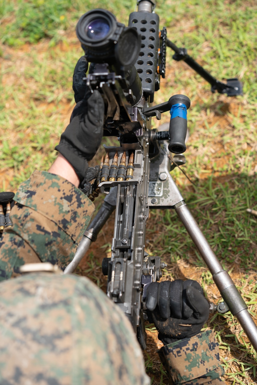 III MEF Marines work on combat proficiency with the M240B medium machine gun