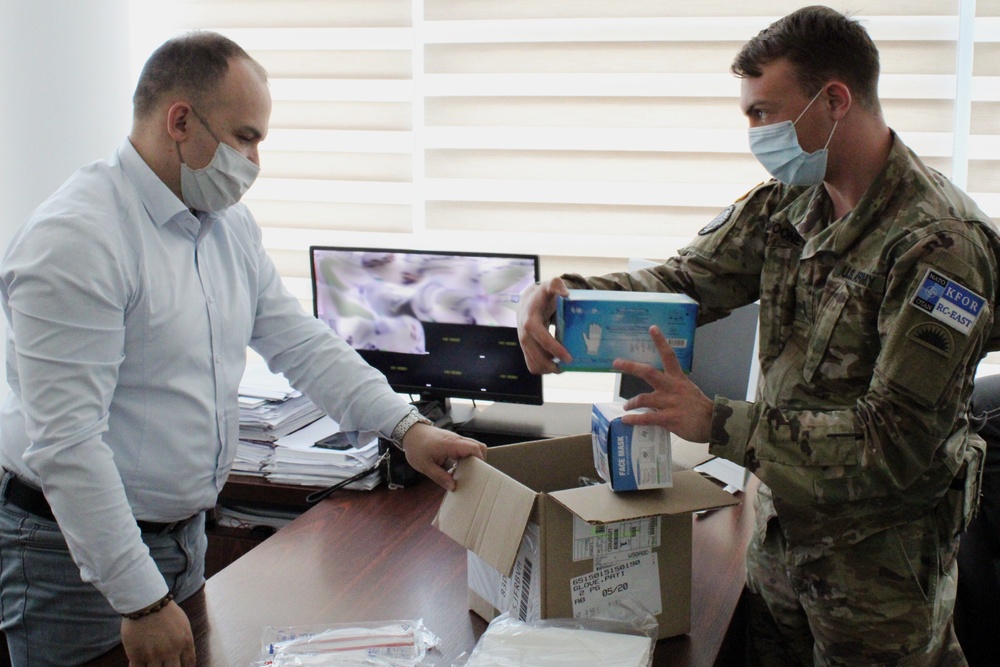 KFOR troops deliver PPE to Ranilug/Ranillug municipality