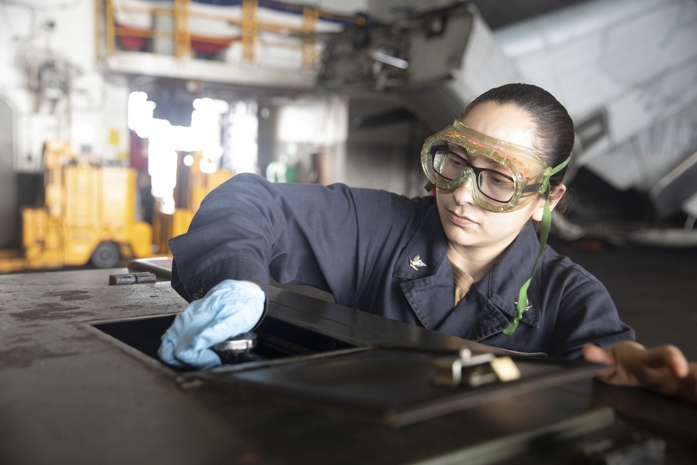 USS Bataan (LHD 5) Maintenance