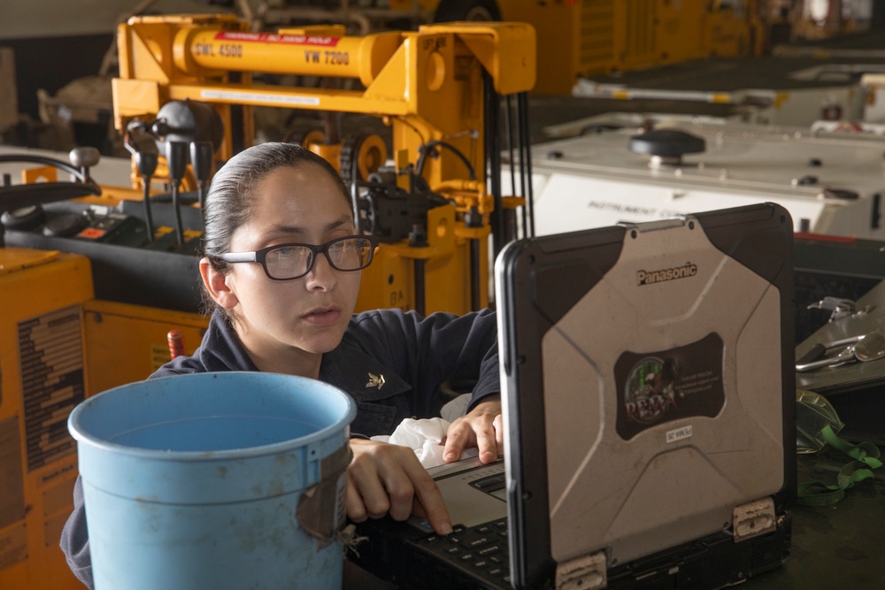 USS Bataan (LHD 5) Maintenance