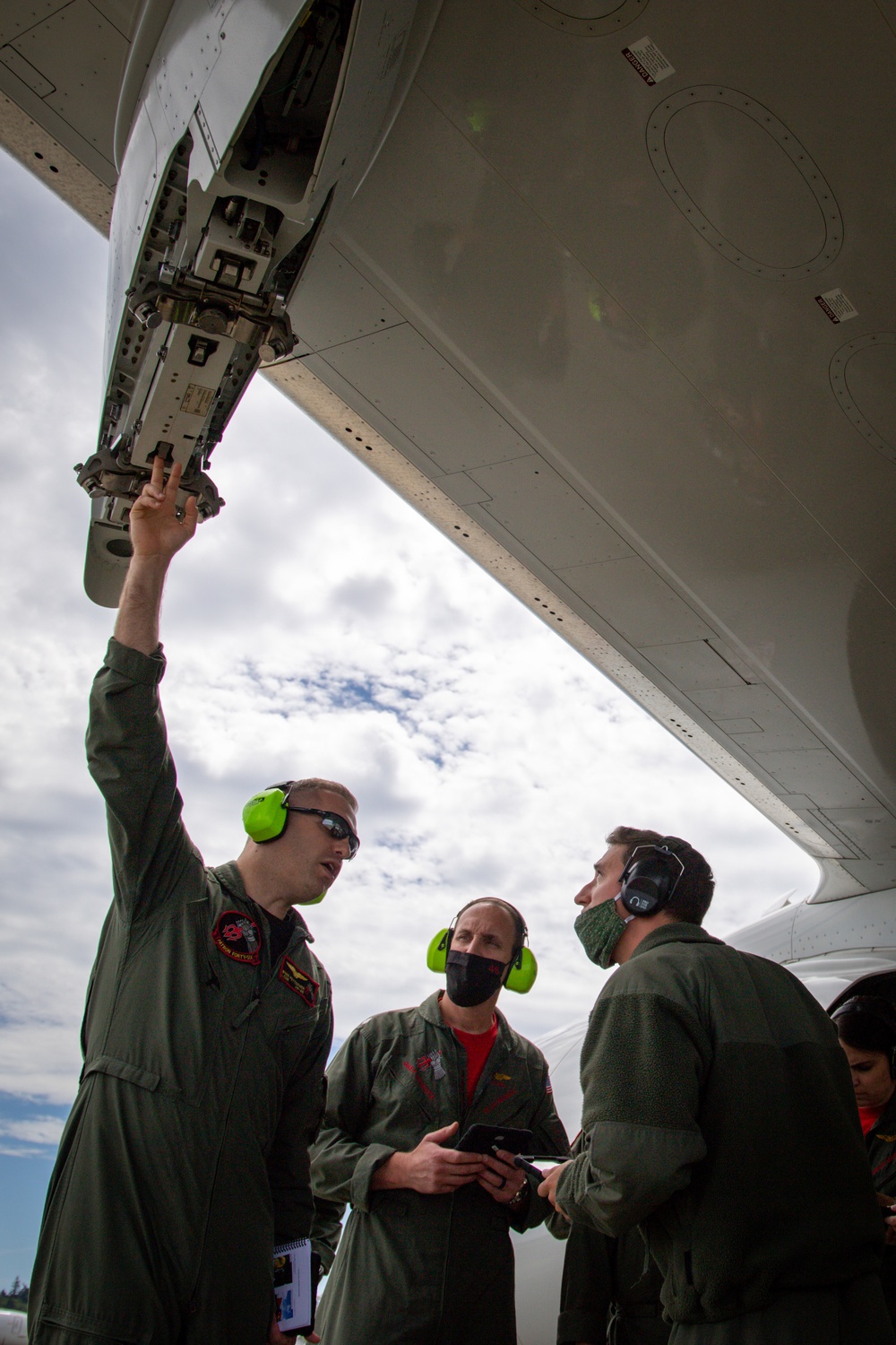 VP-46 Aviators conduct AOG