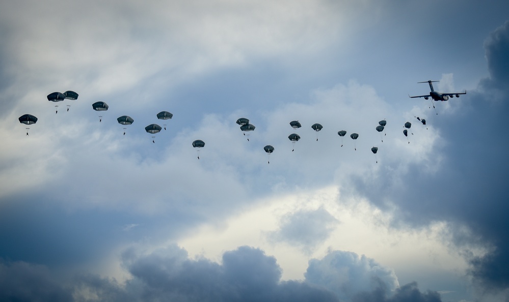 Paratroopers conduct Joint Forcible Entry Operations on Guam