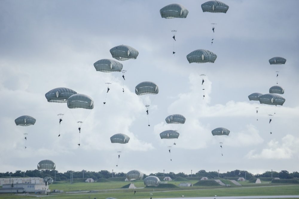 Paratroopers conduct Joint Forcible Entry Operations on Guam