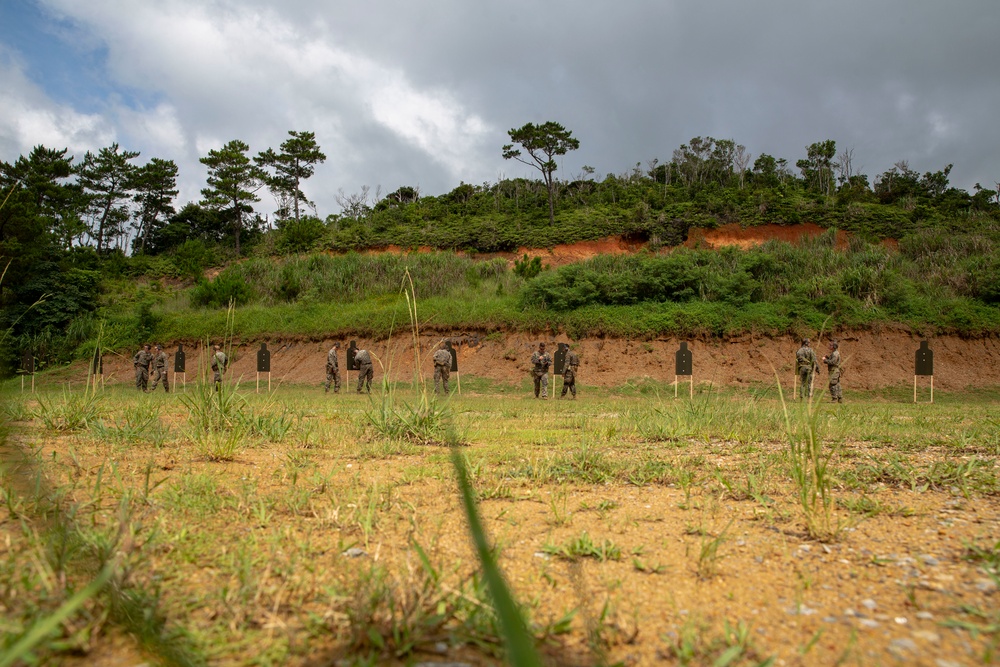 Recon Marines keep their shooting skills sharp