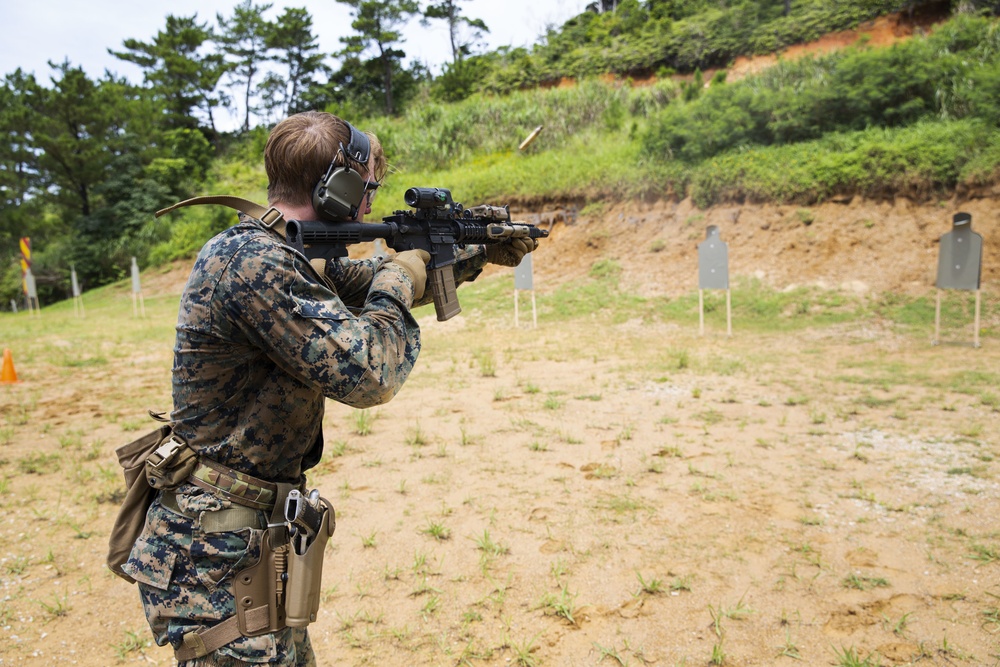 Recon Marines keep their shooting skills sharp