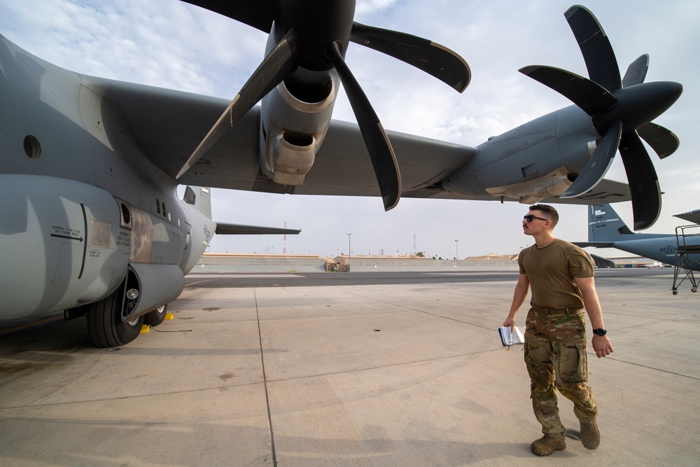 75th EAS delivers supplies to outstation in Somalia