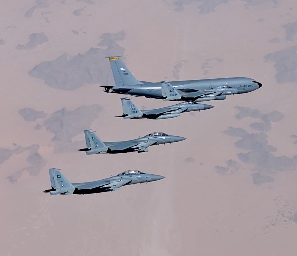 U.S. and RSAF integrate in joint training flights