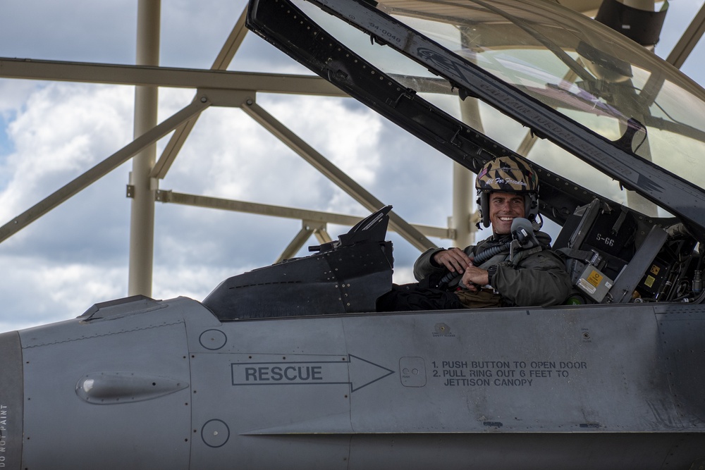 Last Tiger pilots return home