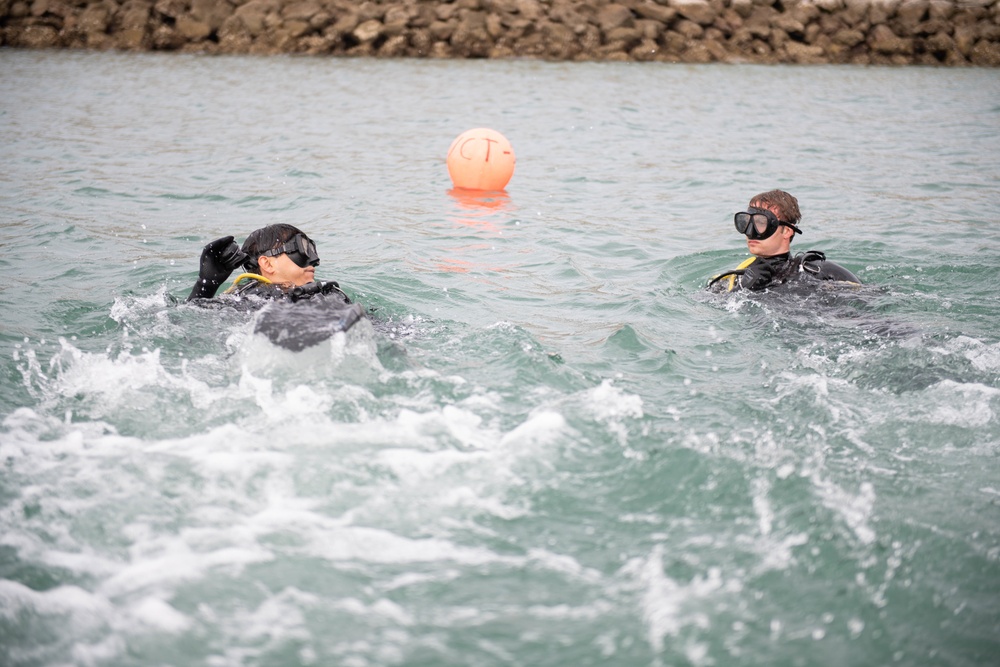 Underwater Construction Team 1 conducts dive supervisor drills.