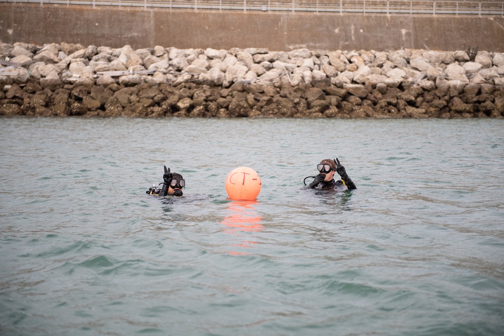 Underwater Construction Team 1 conducts dive supervisor drills.