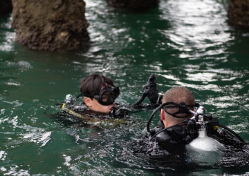 Underwater Construction Team 1 conducts dive supervisor drills.