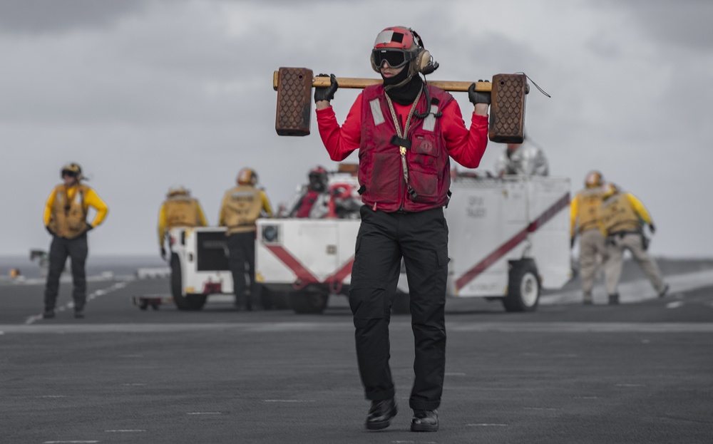 Nimitz Participates In Dual Carrier Operations In The Philippine Sea