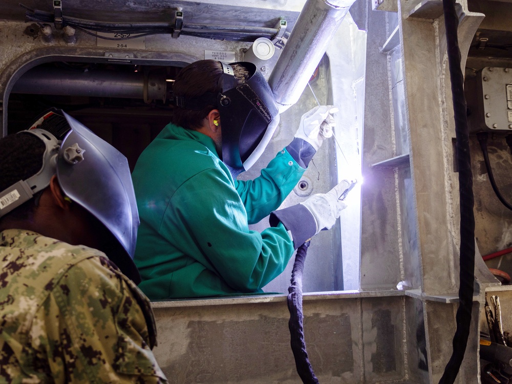 Assault Craft Unit FIVE On-site Weld School