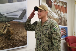 USNH Naples Welcomes New Commanding Officer [Image 2 of 4]