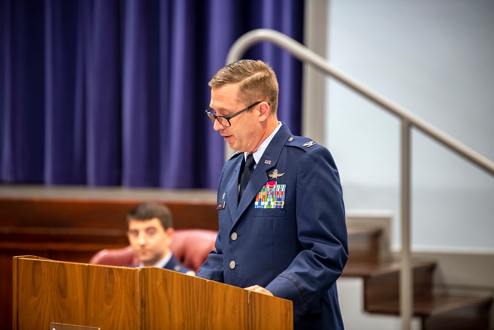 422d CS welcomes new commander