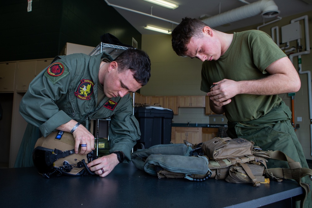 VMM-266 Flight Equipment and Ordnance Marines