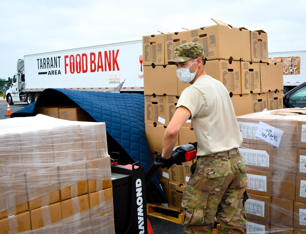 Texas Guardsmen support Arlington Food Run