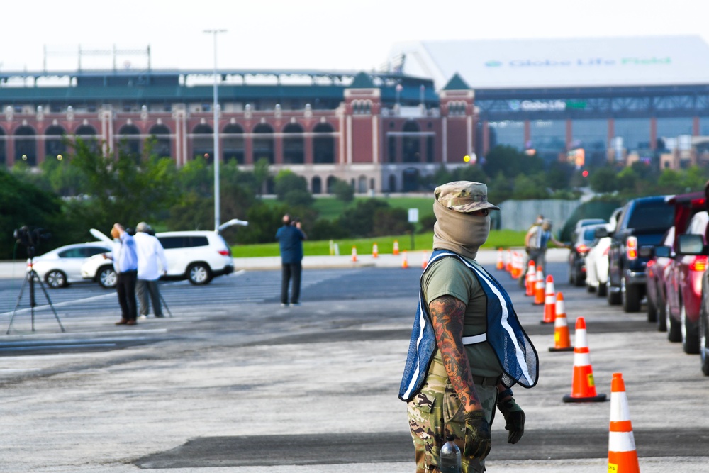 Texas Guardsmen support Arlington Food Run
