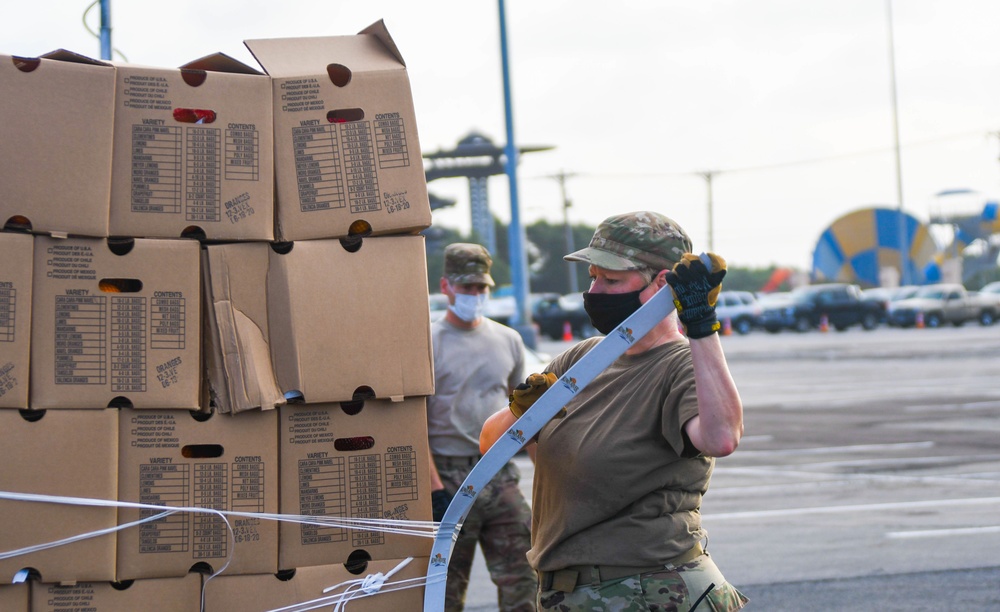 Texas Guardsmen support Arlington Food Run